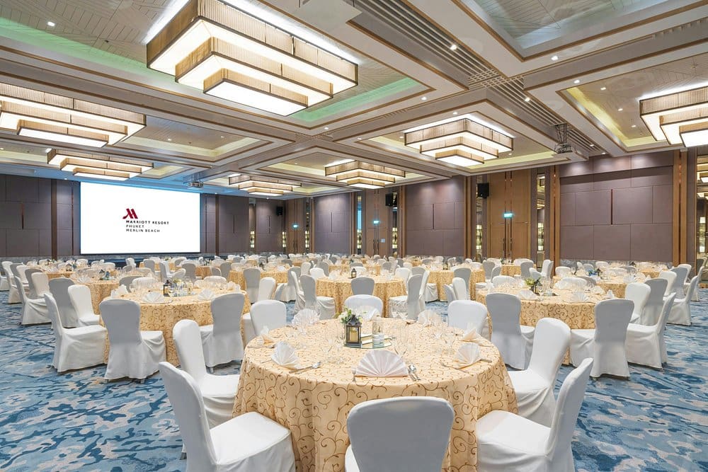grand-ballroom-with-banquet